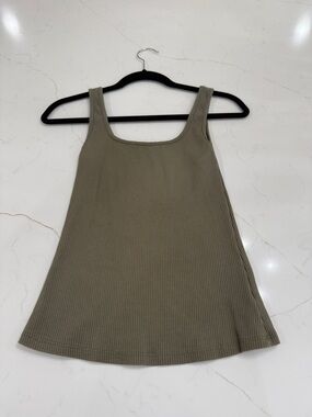 Ribbed Scoop Neck Crop Tank Top in Olive